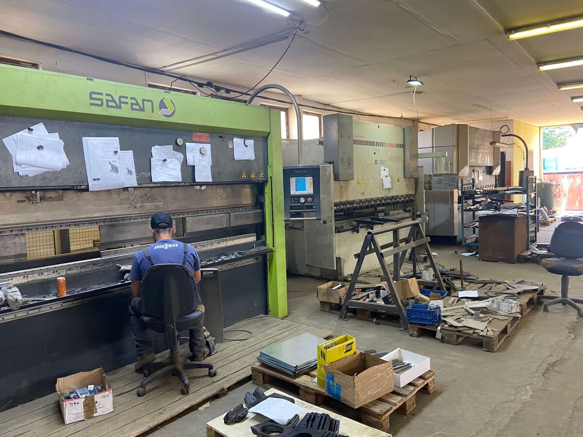 Zakázková kovovýroba ve výrobním provozu Desio system